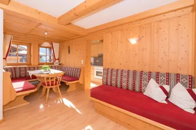 Ein Sitzbereich in der Unterkunft Appartements Stoffenhof