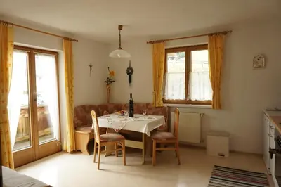 Ein Sitzbereich in der Unterkunft Haus Dornauer