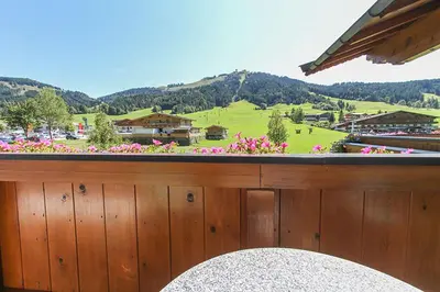 Ein allgemeiner Bergblick oder ein Berglick von der Ferienwohnung aus