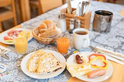 Frühstücksoptionen für Gäste der Unterkunft Hotel Valerie
