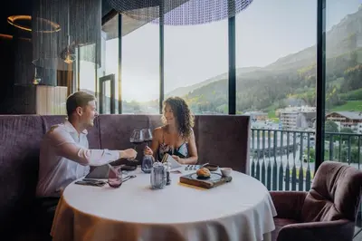 Ein allgemeiner Bergblick oder ein Berglick von des Hotels aus