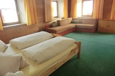 Ein Sitzbereich in der Unterkunft Ferienwohnungen Hell