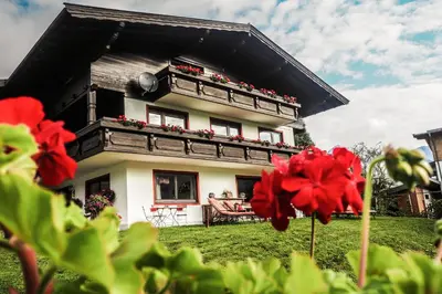 Ein Garten an der Unterkunft Au Pension