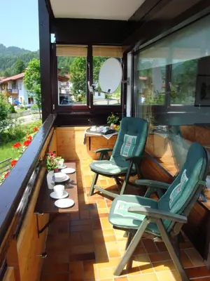Ein allgemeiner Bergblick oder ein Berglick von der Ferienwohnung aus