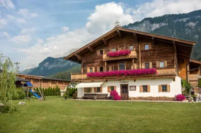 Grundriss der Unterkunft Narzenhof Wellness Chalets, Familien & Luxus Apartments am Bauernhof