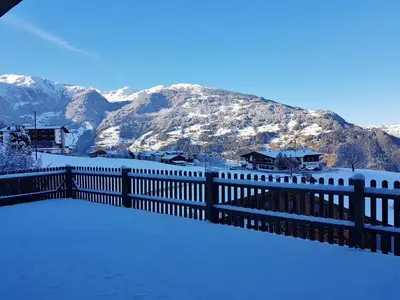 Ein allgemeiner Bergblick oder ein Berglick von der Ferienwohnung aus