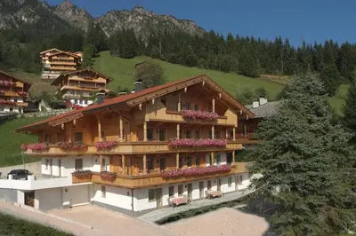 Ein allgemeiner Bergblick oder ein Berglick von der Ferienwohnung aus