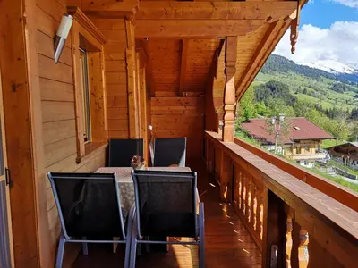 Ein allgemeiner Bergblick oder ein Berglick von der Pension aus