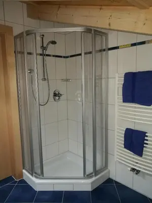 Ein Badezimmer in der Unterkunft Haus Kristall