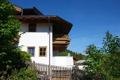 Das Gebäude in dem sich die Ferienwohnung befindet
