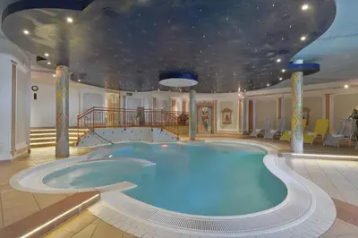 Der Swimmingpool an oder in der Nähe von Hotel Glockenstuhl