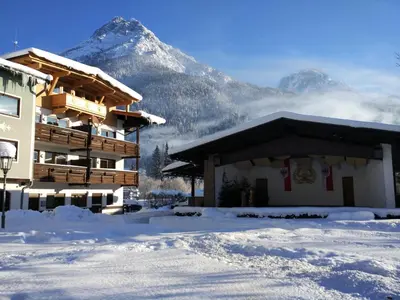 Ein allgemeiner Bergblick oder ein Berglick von der Ferienwohnung aus