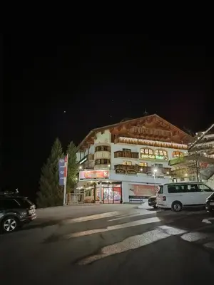 Das Gebäude in dem sich das Hotel befindet