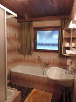 Ein Badezimmer in der Unterkunft Ferienwohnung Johann Niedermoser