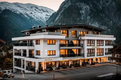 Ein allgemeiner Bergblick oder ein Berglick von des Hotels aus