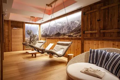 Ein Sitzbereich in der Unterkunft Naturresort Senningerhof