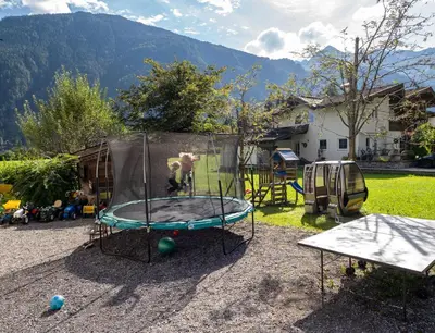 Ein allgemeiner Bergblick oder ein Berglick von der Pension aus