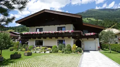 Das Gebäude in dem sich die Pension befindet