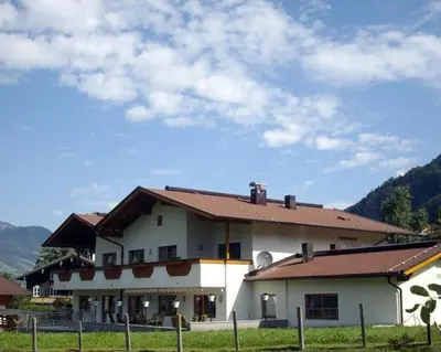 Ein allgemeiner Bergblick oder ein Berglick von der Pension aus