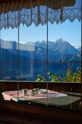 Ein allgemeiner Bergblick oder ein Berglick von der Ferienwohnung aus