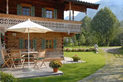 Ein Garten an der Unterkunft Ferienhaus Kramerl