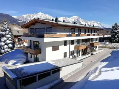 Ein allgemeiner Bergblick oder ein Berglick von der Ferienwohnung aus