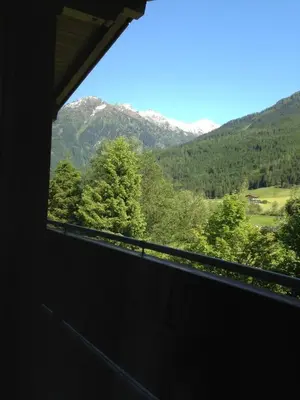 Ein allgemeiner Bergblick oder ein Berglick von der Ferienwohnung aus