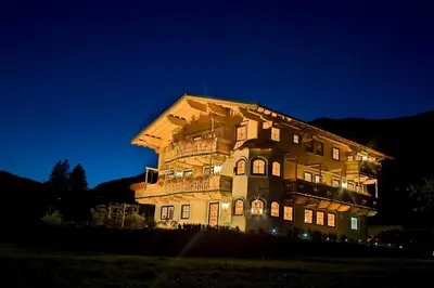 Das Gebäude in dem sich der Bauernhof befindet