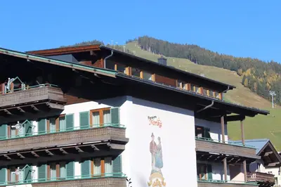 Ein allgemeiner Bergblick oder ein Berglick von des Bed & Breakfasts aus