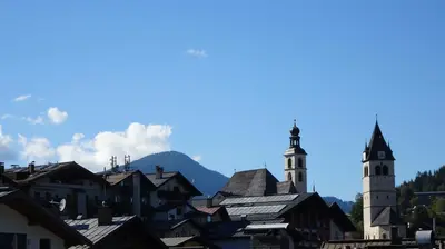Ein allgemeiner Bergblick oder ein Berglick von der Pension aus