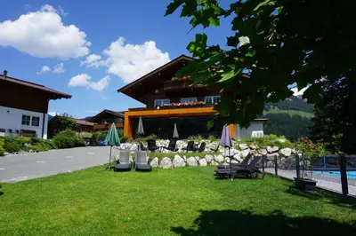 Ein Garten an der Unterkunft Feriendorf Wallenburg
