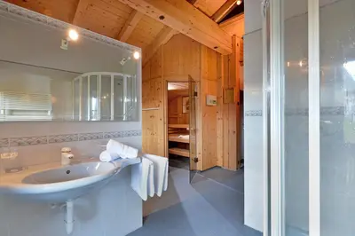 Ein Badezimmer in der Unterkunft Landhaus Kostenzer mit Sauna