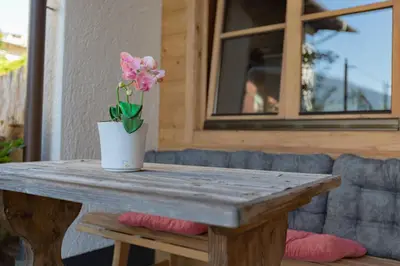 Ein Sitzbereich in der Unterkunft Apart Tyrol