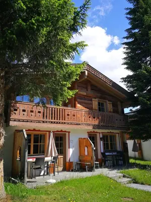 Das Gebäude in dem sich das Aparthotel befindet