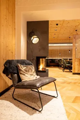 Ein Sitzbereich in der Unterkunft Hotel Jörglerhof
