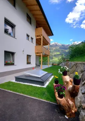 Ein allgemeiner Bergblick oder ein Berglick von der Ferienwohnung aus