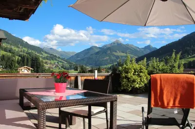 Ein allgemeiner Bergblick oder ein Berglick von der Ferienwohnung aus