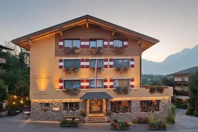 Ein allgemeiner Bergblick oder ein Berglick von des Hotels aus