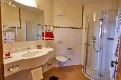 Ein Badezimmer in der Unterkunft Berggasthof Platzlalm