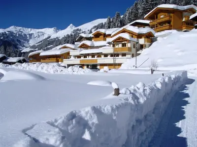 Chalet in Saalbach near Ski Lift im Winter