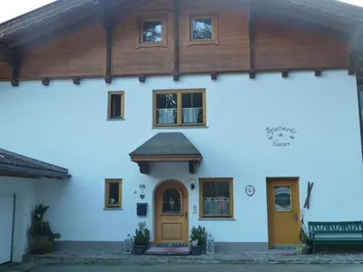 Das Gebäude in dem sich die Ferienwohnung befindet