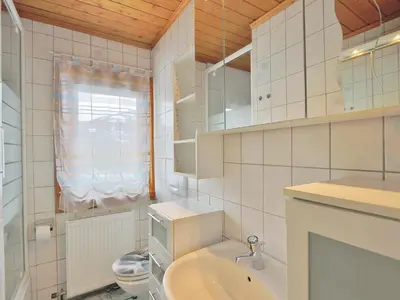 Ein Badezimmer in der Unterkunft Apartment in Niedernsill near Ski Slopes