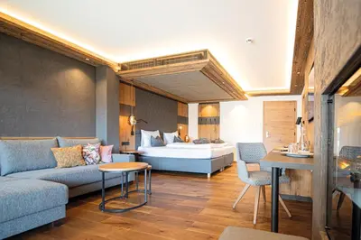 Ein Sitzbereich in der Unterkunft Hotel Wöscherhof - 4 Sterne Superior