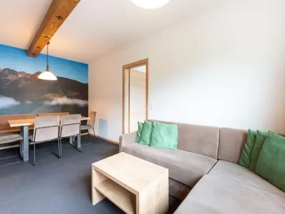 Ein Sitzbereich in der Unterkunft Apartment in Wald near Zillertal Arena