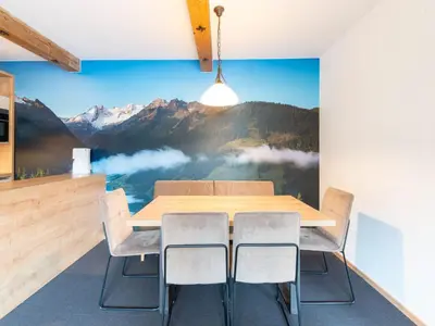 Ein allgemeiner Bergblick oder ein Berglick von der Ferienwohnung aus