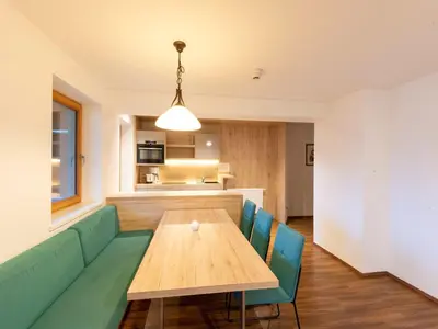 Küche/Küchenzeile in der Unterkunft Lovely Apartment with Sauna, Ski Storage, Pool, Terrace