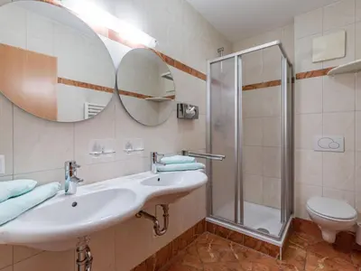 Ein Badezimmer in der Unterkunft Apartment in Stumm near Zillertal Ski Area