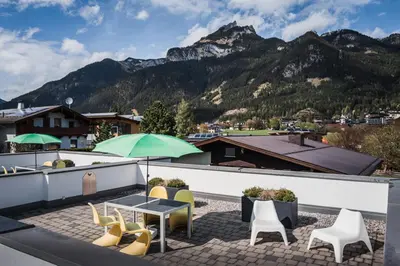 Ein allgemeiner Bergblick oder ein Berglick von der Ferienwohnung aus
