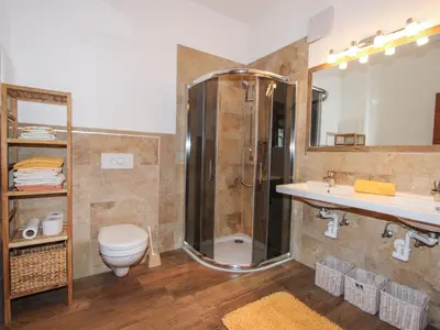 Ein Badezimmer in der Unterkunft Apartment Tyrol-2 by Interhome