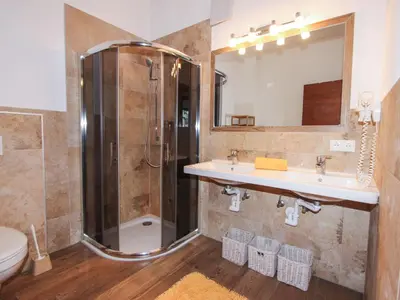 Ein Badezimmer in der Unterkunft Apartment Tyrol-2 by Interhome